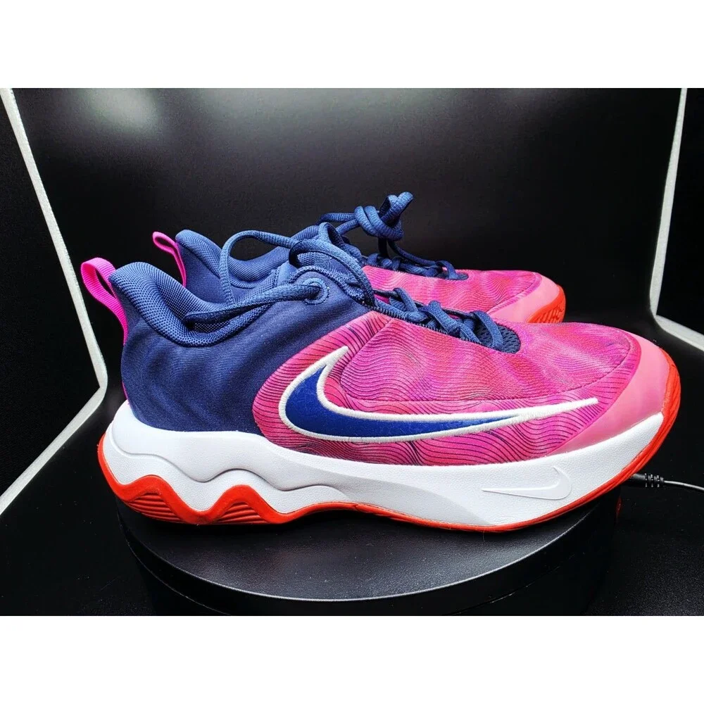 Nike Giannis immortality SIZE US 7 Women/ 5.5 Y